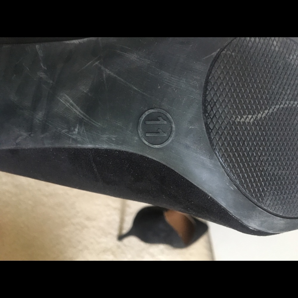 Heels - Picture 3 of 4